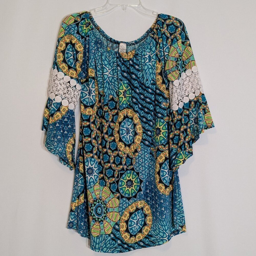 WIN WIN Pinwheel Sleeve Pullover Tunic; Teal Print w White Lace; Size L-XL